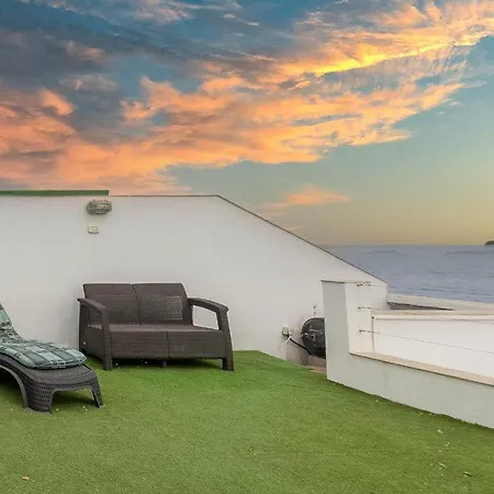 Albatros 3br House Seafront Terrace - Aircon & Bbq Casa de Férias *