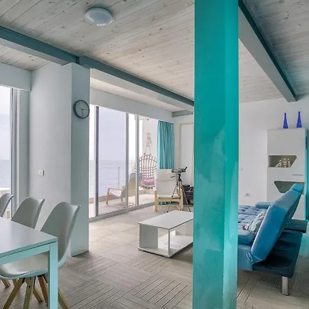 Casa de Férias Albatros 3br House Seafront Terrace - Aircon & Bbq *
